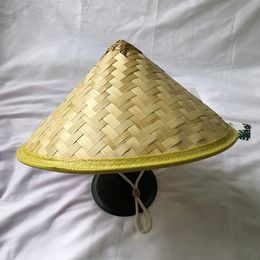 Brede rand hoeden emmer bamboe hoed Chinese stijl rattan visser retro handgemaakte weefstoph cap toerisme toerisme kegel vissen zonnebregen regenkappen 230330