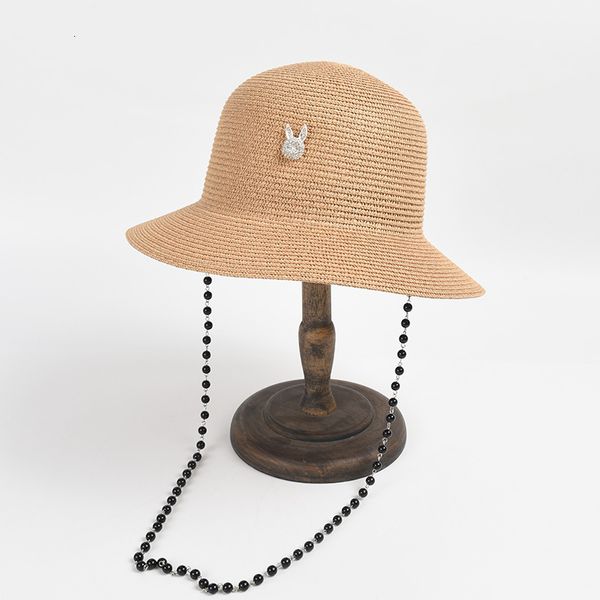 Chapeaux à larges bords Seau Chapeau de plage Printemps et été Mode Lapin Design Chaîne Chapeau de paille Dôme Petit avant-toit Crème solaire Bord de mer Bonnets de vacances pour femmes 230106