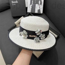 Wide Brim Hats Bucket Designer Summer Leather Edge Flat Top Hat, Sequin Designer, Same Style Poule Vacation Beach Big Brim Sun Protection révélatrice Face Small CHAT HOKL