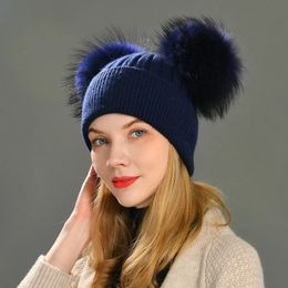 Brede Rand Hoeden Emmer Dubbele Echte Wasbeer Bont Pompom Hoed Dames Winter Caps Gebreide Wollen Skullies Mutsen Meisjes Vrouwelijke Twee Pom Muts 231218