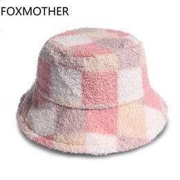 Sombreros de ala ancha Cubo FOXMOTHER Moda al aire libre Panamá Gorras de pesca Faux Fur Check Plaid Bob Chapeau femme Gorras de invierno 230821