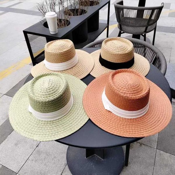 Chapeaux à bord large chapeau seau 2024 Nouveau style Summer Womens Paille Hatme dames Sun Sun Solid Beach Bump Top Wide Brim French Panama Raff Caps Femmes Y240425