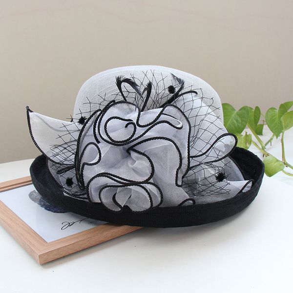 Sombreros de ala ancha Sombreros de cubo British Lady Deby Race Fedora Hat Summer Church Elegante Sinamay Flower Lino Sun Cap Mujeres Vaction Curl Brimmed Cloche Hats 230717