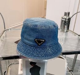 Hoeden met brede rand Bucket Hats Denim Bucket Hats Designer Bucket Hat Luxe mode Zonneklep Klassieke strandpet met letters Outdoor reispetten 2 kleuren