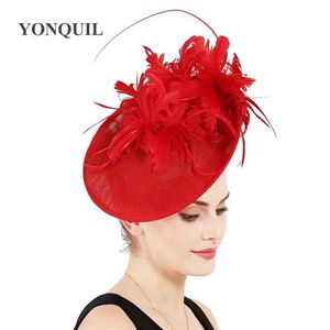 Brede rand hoeden emmer hoeden rode fascinator hoeden voor vrouwen bruiloft elegante fascinator met veerbloem versier coofpiece dame cocktail hoofddeksel y240426
