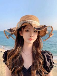 Brede rand hoeden emmer hoeden zomer dames hoed met geplooide boog en ademende strik toerisme strandhoed j240425