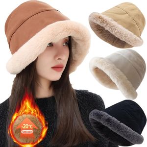 Chapeaux à larges bords Chapeaux de seau Chapeau de fourrure d'hiver femmes chaud neige casquette en peluche femme fausse fourrure Bomber chapeau dame coupe-vent seau chapeaux pour femmes chapeau russe Ushanka 231011