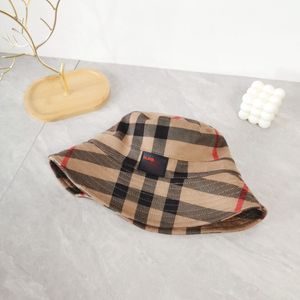 Chapeaux à bord large chapeau seau de seau pour femmes automne et hiver plaid chatte décontractée lettre de seau imprimé grand rainure de pêcheur