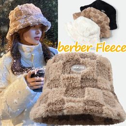 Sombreros de ala ancha cubo cordero felpa pescador sombrero niña moda bereber vellón a cuadros invierno a prueba de frío espesar gorra al aire libre calor 230927