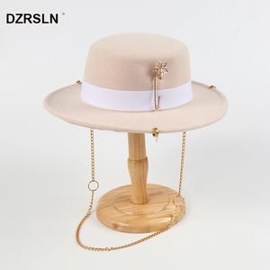 Large Brim Chapeaux Seau Luxe Pin Top Hat Femmes Britannique Rétro Automne Hiver Casquette Plate Socialite Chaîne Fedora Europe Sauvage Chaud 231208