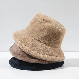 Chapeaux à large bord seau doux hiver peluche chapeau chaud pour femmes fille couleur unie pliable panama casquette extérieure coupe-vent tour bassin 231130