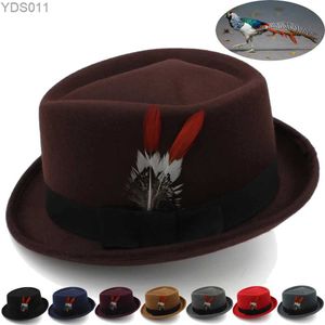 Hates de borde anchos CUBLETO CUBO MOBEN Diamond Top Feather Band Pie de pastel de cerdo Fedora Fedora Sunhat Trilby Jazz Fiest Viajes al aire libre Tamaño de invierno US 7 1/4 UK L YQ240403