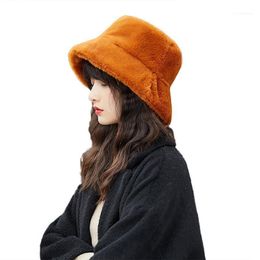 Chapeaux larges chapeaux fausse fourrure hiver chapeau de seau pour femmes fille mode solide épaissie douce casquette de pêche chaude vacances dame en plein air1