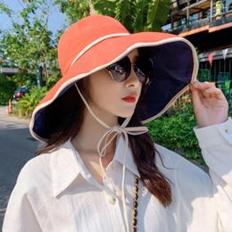 Chaps à bord large chapeau plat haut de gamme élégant du soleil féminin avec une sangle à lave-vent Protection UV pour le camping Plèchement de jardinage de plage