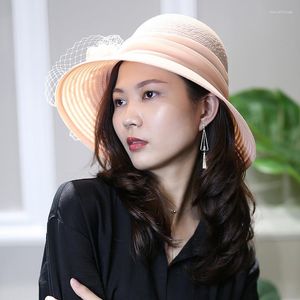 Chapeaux à large bord Mesh Floral Straw Braid Sun Hat Printemps Été Femmes Organdy Bridal Cap Fashion Beach Banquet Party Femme Fedora Vente en gros