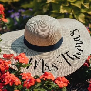 Brede rand hoeden gepersonaliseerde huwelijksreis floppy zon hoed bruid stam bruidsmeisje aangepast strand bruids monogram