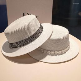 Brede rand hoeden qpalcr zomerzon voor vrouwen wit lint plat strooien strandbootboot caps lady's fedoras reiskap