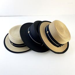 Chapeaux à bord large soleil SIMPLE CHAPE SUMME SUMME POUR FEMMES MEN PANAMA RETRO BRIDED PLACE CAP FEMME FEMME VISAURES FLATS SUR SUR SUR SUR