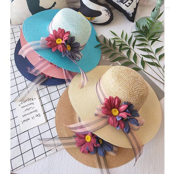 Sombreros de ala ancha Sombrero para el sol Versión coreana del sombrero de paja de las mujeres Sombrilla Gorra de playa Protector solar Flores Moda Visera flexible Gorras H145