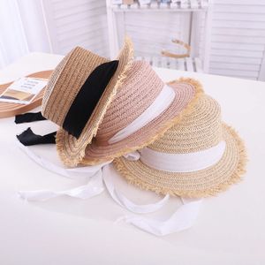 Chapeaux à large bord Toddler Girls Straw Sun Hat Wide Brim Protection UV Flat Top Sun Cap avec Bandage Beach Sun Hat pour enfants filles R230214