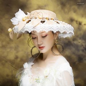 Chapeaux à large bord Vintage dentelle de mariage creux chapeau haut de forme plume coiffure mariées accessoires chapeaux élégants