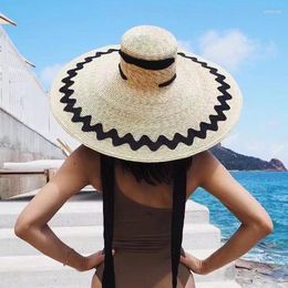 Sombreros de ala ancha VRIGINER Patch Sombrero de paja grande Damas Flat Top Top de gran tamaño Playa Sol Moda para mujer Pasarela Cape