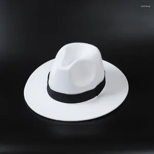 Chapeaux à large bord d'hiver Fedoras Chapeau Hommes Feutre Classique Jazz Floppy Femmes Casual Fedora Panama Cap pour la fête blanche