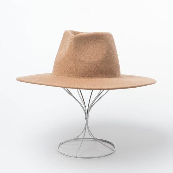 Chapeaux à bord large laine Fedoras Coeur Forme Grand Fedora Chapeau unisexe pour les femmes Jazz Woolen Wholesale