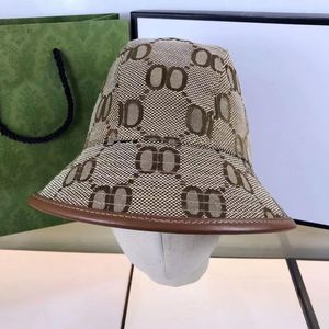 Breedgerande hoed Bucket Hat bucket hat 2023 Designer Luxury Fashion vizier Klassieke dubbele letter strandhoed Outdoor reishoed unisex