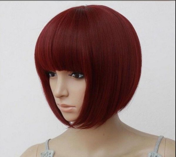 WIG Femmes Vin Rouge Neat Bang Cheveux Courts Perruque Bob BOBO Cosplay Perruques Résistant À La Chaleur Hivision