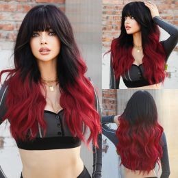 Perruques Namm Long Wavy Ombre Black to Red Wig pour femmes Daily Cosplay Party Synthetic Lavender Hair Wig with Eduffy Bangs Res résistant à la chaleur