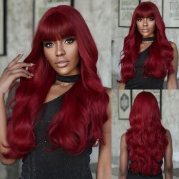 Perruques Red Long Wavy Wig Wig Curly Wine Bourgogne Bourgogne Red Wigs for Women Afro Cosplay Party Naturel Hair with Bangs Res résistant à la chaleur Wig