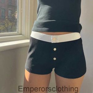 Vent contraste de couleur Pit Stripe Boucle Low Waited Slim Knit Short avec une fille épicée Design Casual and Polylemy Slinmming Hot Pantal