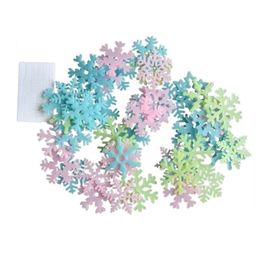 Venster Decoraties in de Dark Glow Snowflake Fluorescentielamp 3D Sticker Kerstmis Kinderen Slaapkamer Decoratie Kerst 50pcs / Set