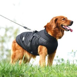 Patio de clima frío para perros a prueba de viento mascota chaqueta al aire libre de invierno con anillo de correa de algodón cómodo chaleco impermeable para perros grandes 240412
