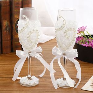 Verres à vin 2Pc Mariage Flûtes à Champagne Mariée Marié Noir Blanc Robe Élégante Boisson Gobelet Fleur Imitation Perle Décor Rouge Coupe En Verre 230818