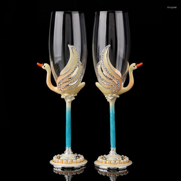 Copas de vino 2 unids/set copa de champán de cristal sin plomo esmalte de cisne perla Chapado en diamantes de imitación copa par par regalos de boda