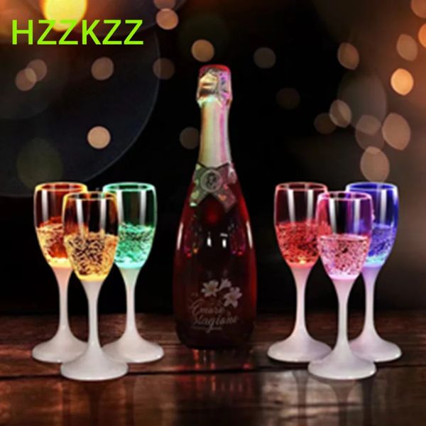 Verres à vin 6 pièces tasses à LED tasses à boire colorées clignotantes fournitures lumineuses tasse à whisky induction lumineuse décor de fête cocktail 150 120 250 ml 231205