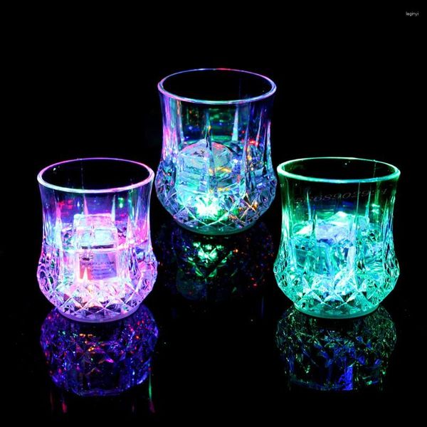 Copas de vino 70ml LED taza intermitente cerveza whisky taza agua transparente bebida vaso brillante suministros decorativos para fiestas