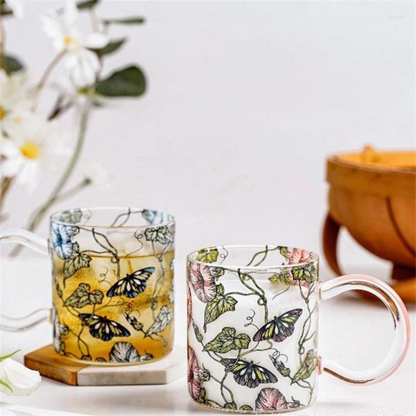 Verres à vin Style britannique Niche Design papillon fleur tasse en verre avec poignée ronde haute température tasse à café boisson au lait domestique