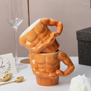 Lunes à vin créatives mignonnes macho tasse muscle céramique café personnalité de personnalité dessin animé tasse d'eau étudiante