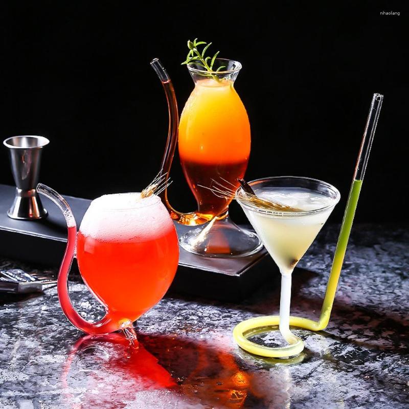 Vinglas med kreativa halm kalla drycker bägare personlig juice hemfest cocktail