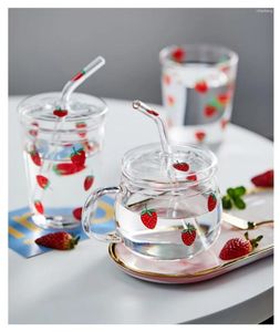 Verres à vin créatives Modèle de fraises Petite tasse de diasy avec des pailles assorties 300 ml 350 ml pour les boissons froides Ins 2024