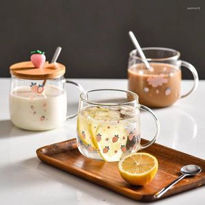 Verres à vin mignon dessin animé à la fraise transparent tasse de café avec couvercle 3D cuillère haute borosilicate verre lait jus tasse de boisson dynamique cadeau