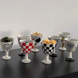 Decoración de copas de vino, Taza de cerámica, celosía dibujada a mano, adornos artísticos de amor, postre, inclinación Retro, blanco y negro, mismo diseño de copa, personalidad