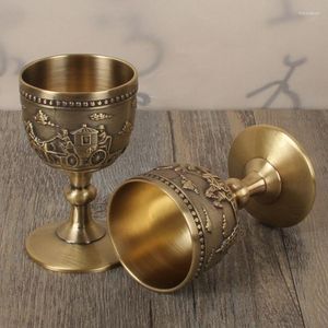 Wijnglazen Europees snijpatroon Vintage Castle Classical Metal Whisky Cup Handgemaakte Kleine Goblet Huishouden Koperen Glass Bar Tool