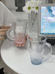 Copas de vino Girly Heart Frosted Gradient Glass Cup Alto valor con mango Agua Girls Home Coffee Tea Juice Drink 230725