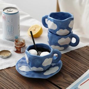 Verres à vin japonais peint à la main le ciel bleu et les nuages blancs tasse à café avec soucoupe en céramique thé à la main tasse de lait cadeau mignon pour