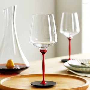 Vers de vin Jinyoujia Waltz Spin Crystal Verre rouge Bordeaux Diamond Gobelet Bourgogne Rod de haute qualité Dance du fond noir