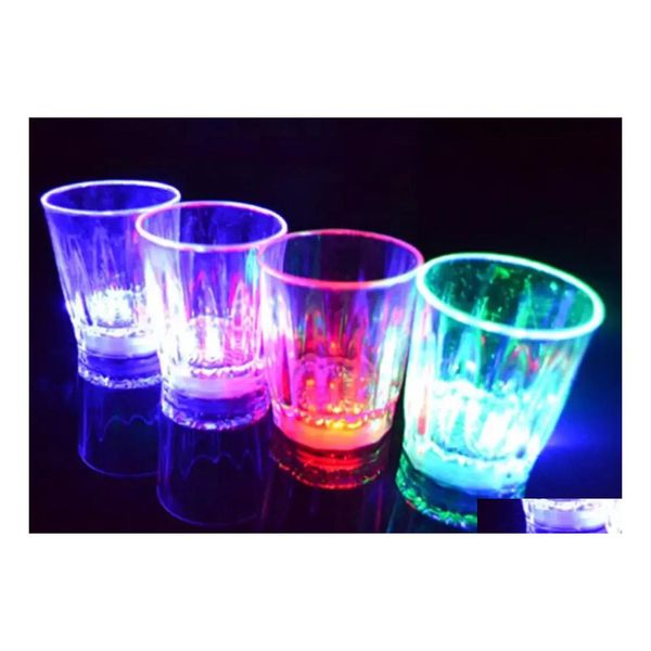 Verres À Vin Led Clignotant Rougeoyant Tasse Eau Liquide Activé Lightup Bière Tasse En Verre Lumineux Party Bar Boisson Décoration De Noël Dr Dh6Ev